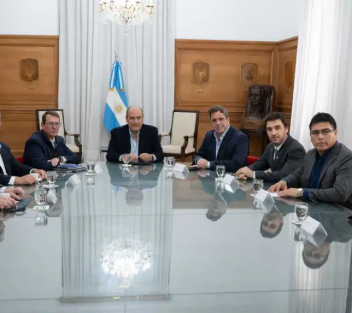 Volvieron a reclamar los Gobernadores por obra pública y fondos